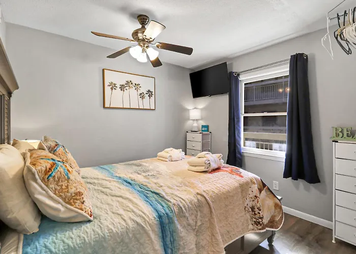 The Breakers #220 Beach Condo, Beautiful Ocean View At Coligny Beach, 4 N Forest Beach Drive Hilton Head, Walk To All Shops Restaurants, Renovated Jan 2024, Vacation Rental Hhi Llc